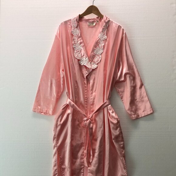 Victoria's Secret Other - Victoria's Secret Silky Light Pink White Textured Floral Tie front Robe Med Lg